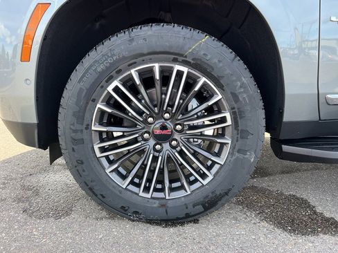 New 2026 GMC Yukon Elevation image 14