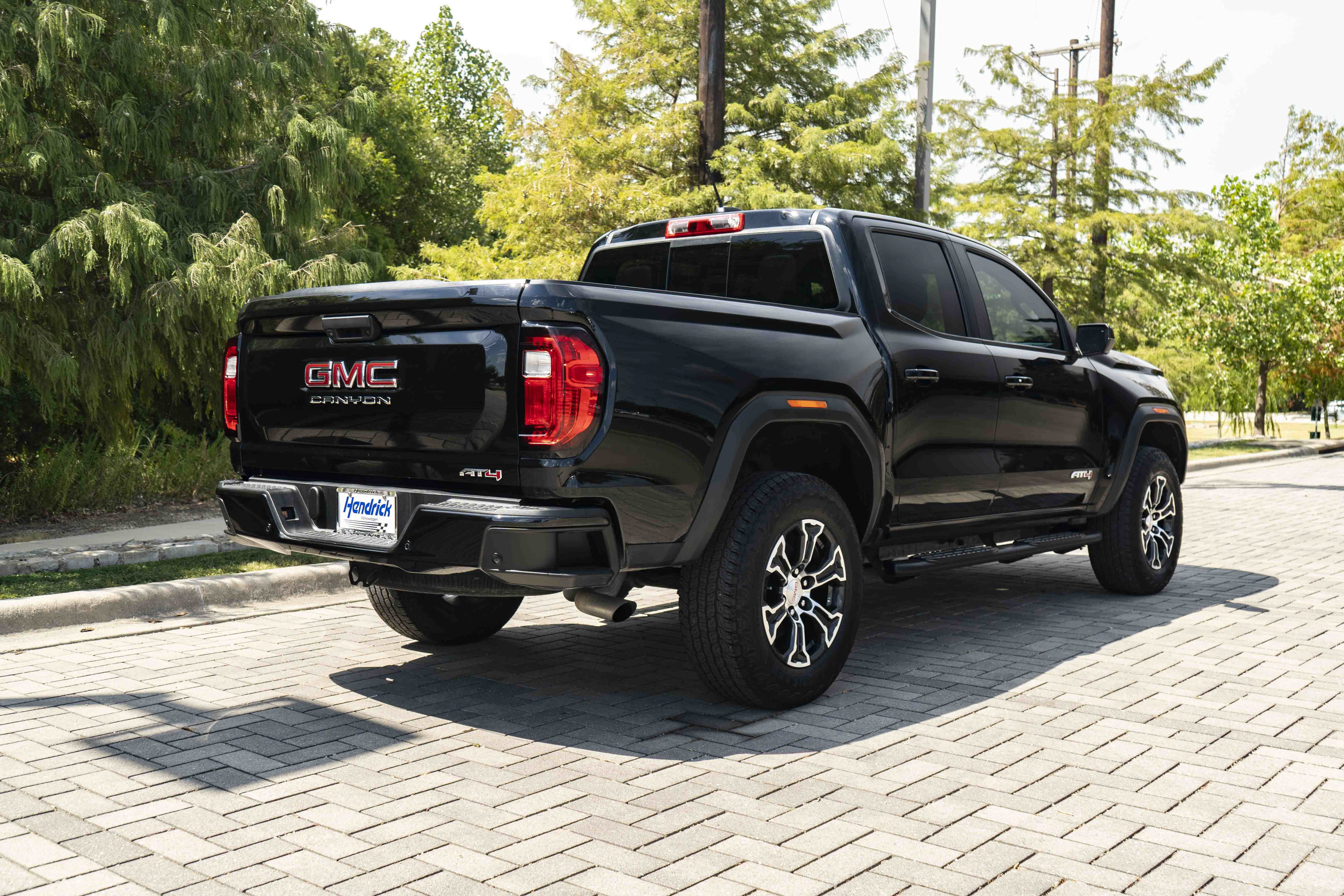 Used 2024 GMC Canyon AT4 w/ Technology Package AWD/4WD image 8
