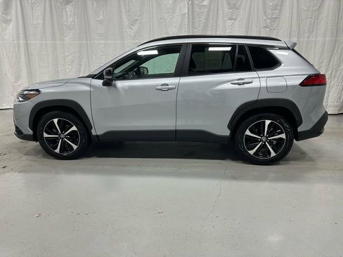 Used 2025 Toyota Corolla Cross XSE w/ Convenience Package image 4