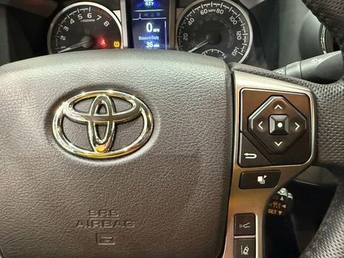 Used 2022 Toyota Tacoma SR5 image 10