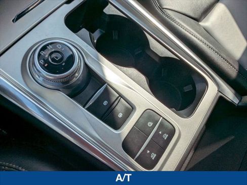 Used 2023 Ford Explorer XLT w/ Equipment Group 202A RWD image 19