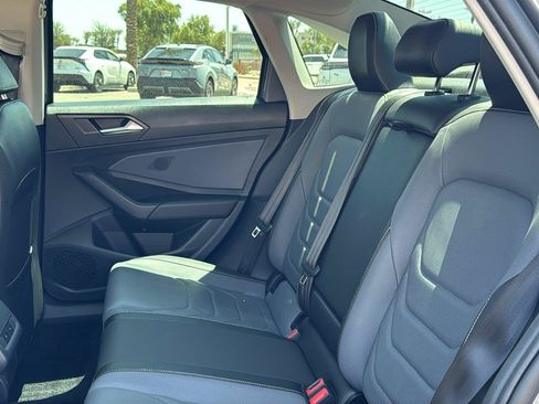Used 2025 Volkswagen Jetta SEL FWD image 31