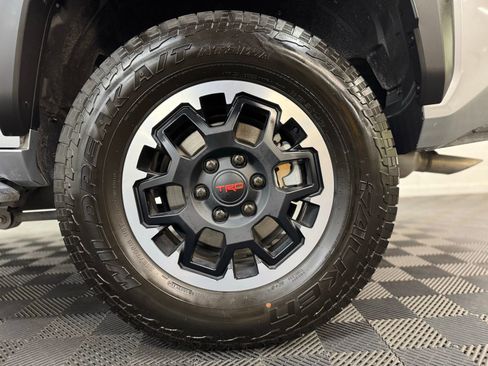 Used 2025 Toyota 4Runner TRD Off-Road image 8