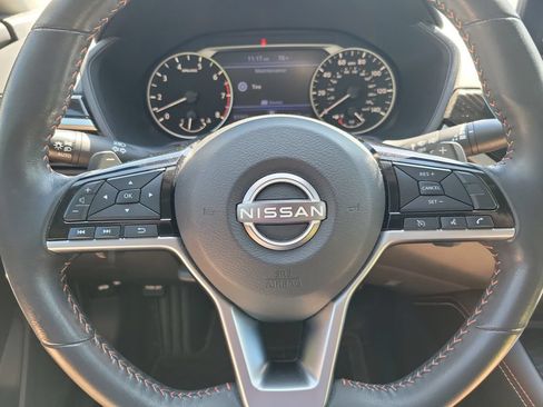 Used 2023 Nissan Altima 2.5 SR w/ SR Premium Package FWD image 11