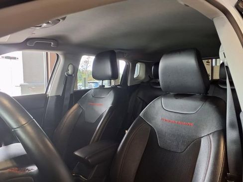 Certified 2022 Jeep Compass Trailhawk w/ Trailhawk Convenience Group AWD/4WD image 18