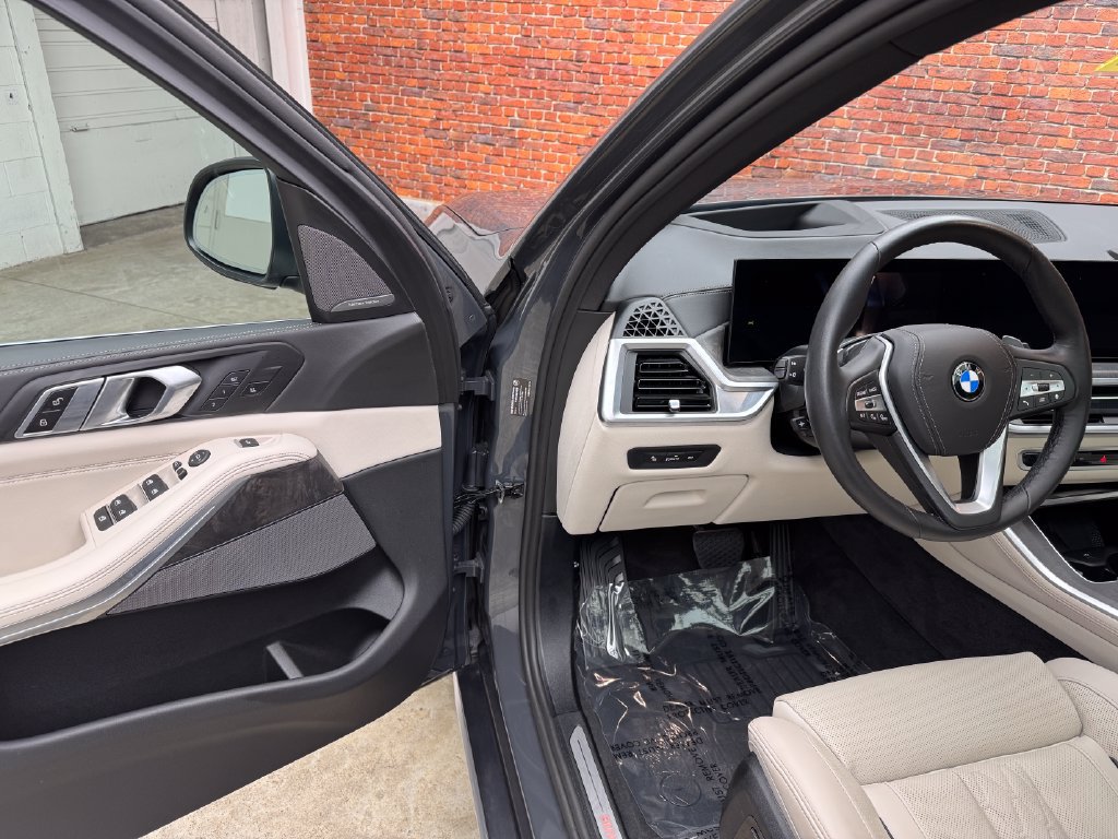Used 2026 BMW X5 xDrive40i w/ Climate Comfort Package AWD/4WD image 9