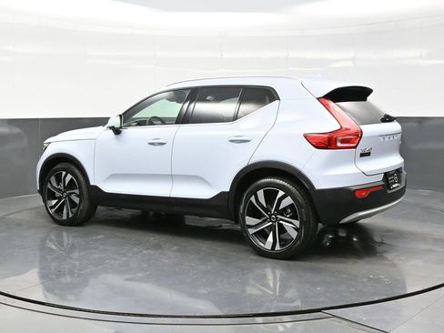 Used 2024 Volvo XC40 B5 Ultimate image 4