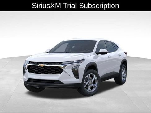 New 2026 Chevrolet Trax LS w/ LS Convenience Package FWD image 7