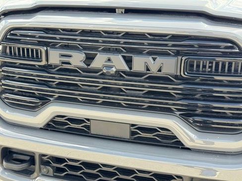New 2026 RAM 2500 Laramie AWD/4WD image 40