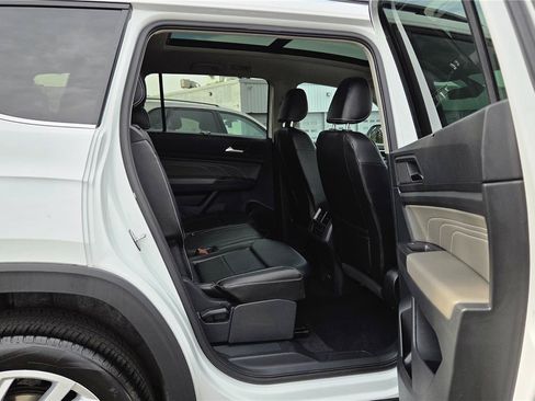 Certified 2023 Volkswagen Atlas SE w/ Panoramic Sunroof Package AWD/4WD image 39