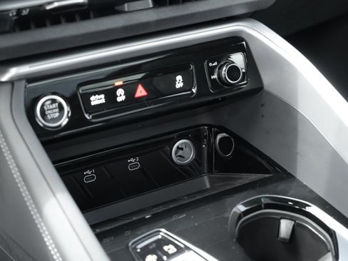 Certified 2025 Audi Q5 Premium Plus w/ Premium Plus AWD/4WD image 14