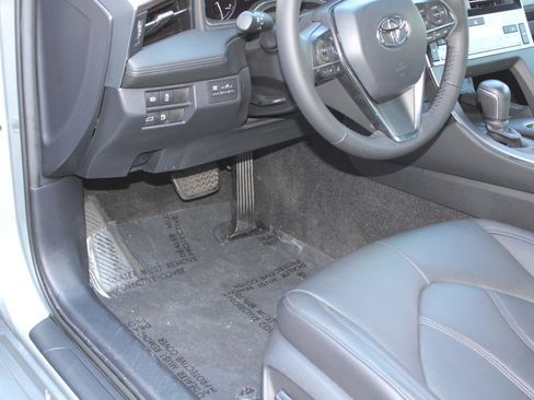 Used 2021 Toyota Avalon XLE w/ Carpet Mat Package (TMS) image 43