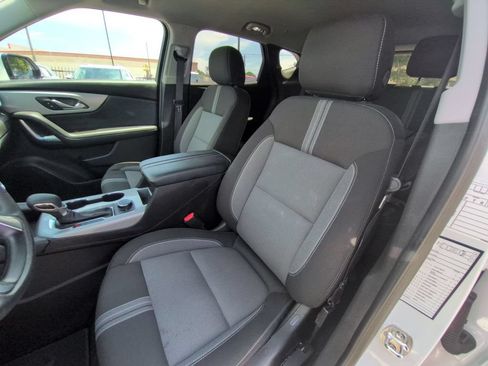 Used 2025 Chevrolet Blazer LT FWD image 24