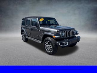 Used 2024 Jeep Wrangler Unlimited Sahara AWD/4WD video 3