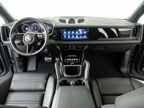 New 2026 Porsche Cayenne GTS AWD/4WD image 19