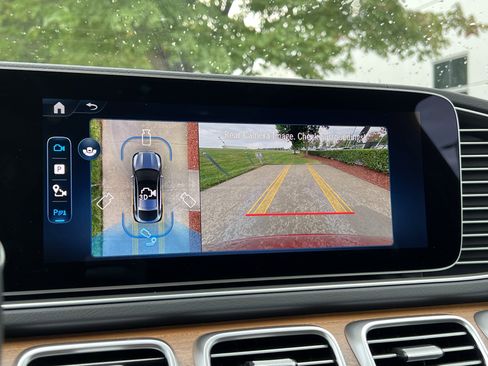 Used 2025 Mercedes-Benz GLE 450 450 4MATIC Coupe w/ Driver Assistance Package image 25