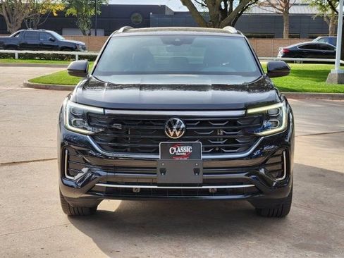 Used 2024 Volkswagen Atlas Cross Sport SEL R-Line image 10
