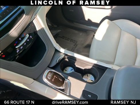 Used 2017 Cadillac XT5 Luxury image 19