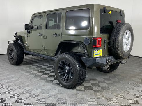 Used 2015 Jeep Wrangler Unlimited Sahara w/ Connectivity Group image 4