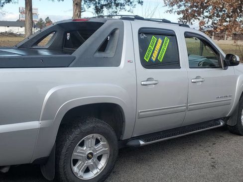Used 2012 Chevrolet Avalanche LT w/ Suspension Package, Off-Road image 5