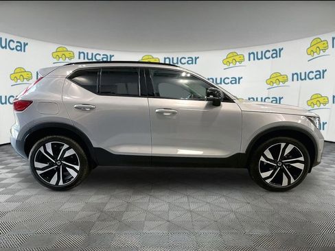 Used 2025 Volvo XC40 B5 Plus image 8