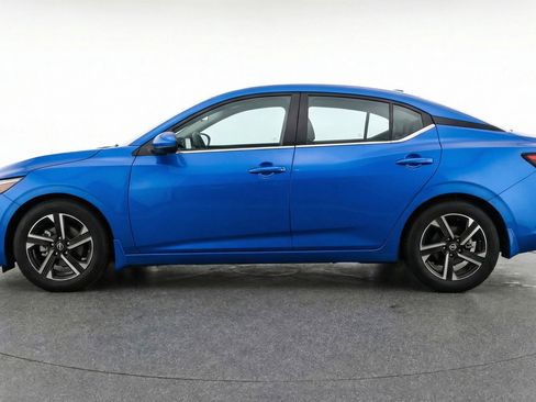Used 2025 Nissan Sentra SV image 5