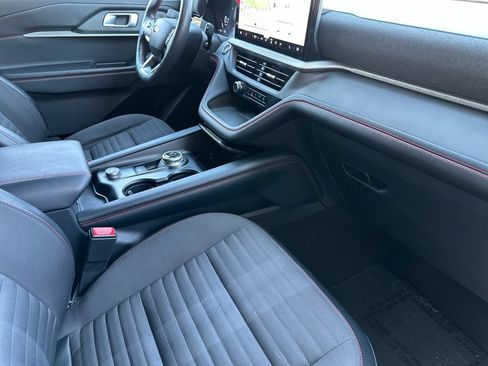Certified 2025 Ford Explorer ST-Line AWD/4WD image 16