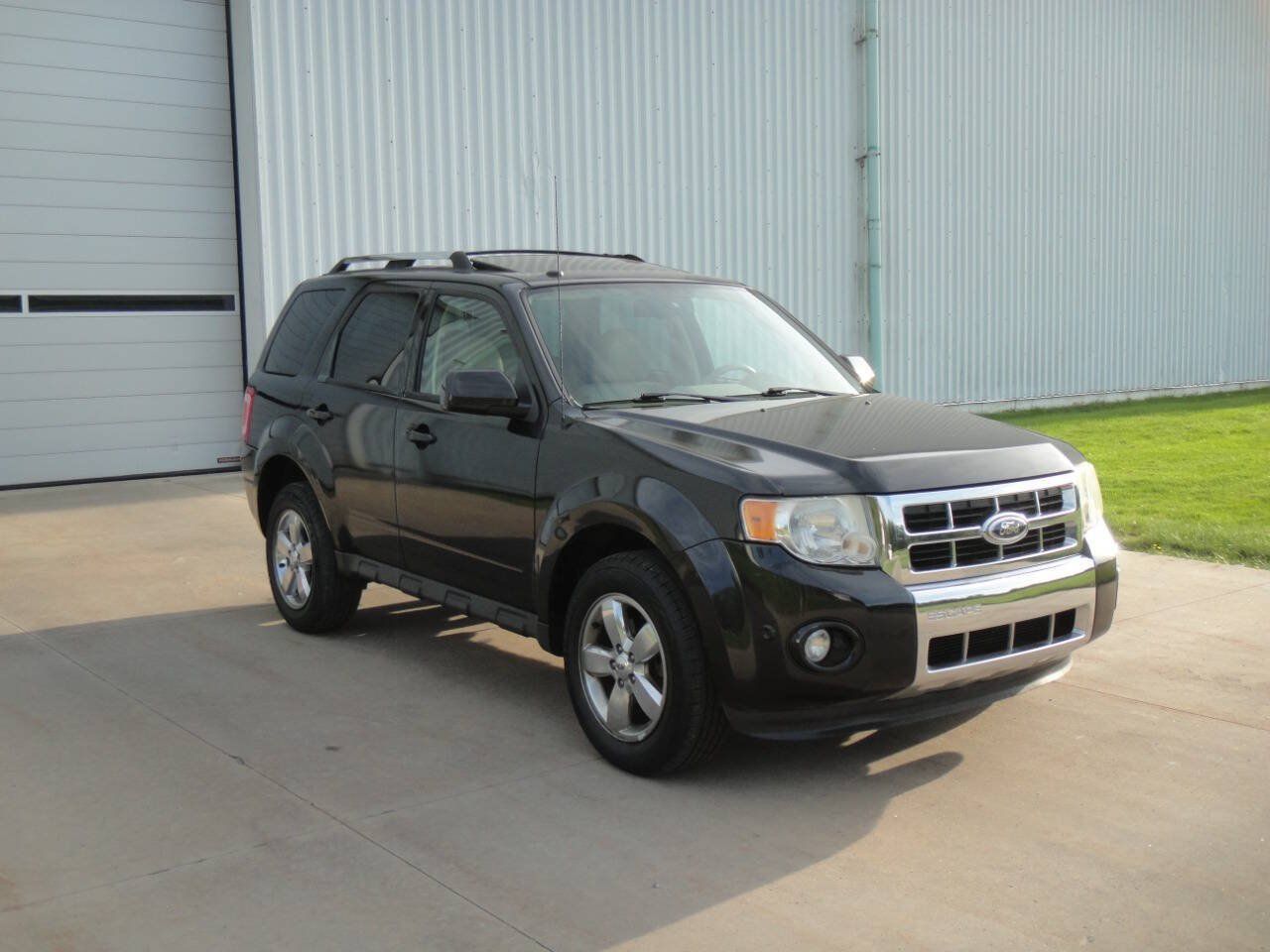 Used 2011 Ford Escape Limited w/ 302A Rapid Spec Order Code AWD/4WD image 4