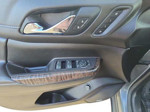 Used 2021 GMC Acadia Denali w/ Denali Ultimate Package image 23