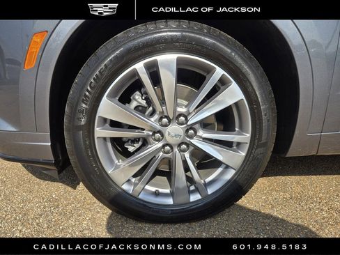 Used 2022 Cadillac XT6 Premium Luxury image 31