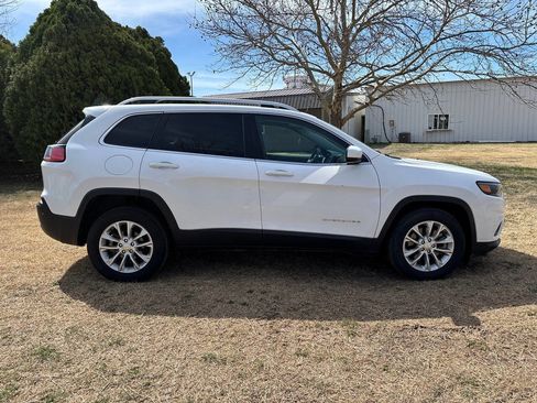 Used 2019 Jeep Cherokee Latitude w/ Popular Appearance Group image 4