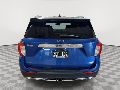 Used 2020 Ford Explorer XLT w/ Equipment Group 202A image 5