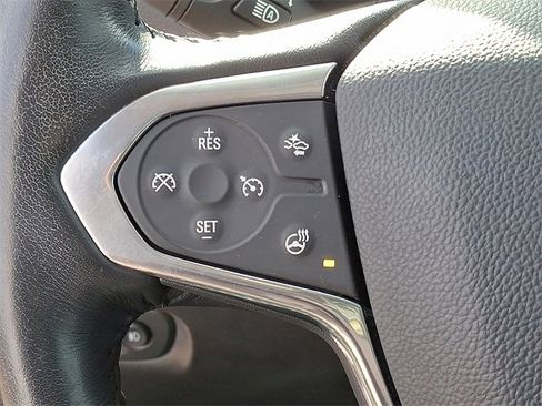 Used 2020 Chevrolet Traverse LT w/ LT Premium Package image 18