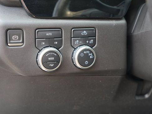 Used 2022 GMC Sierra 1500 SLE AWD/4WD image 16