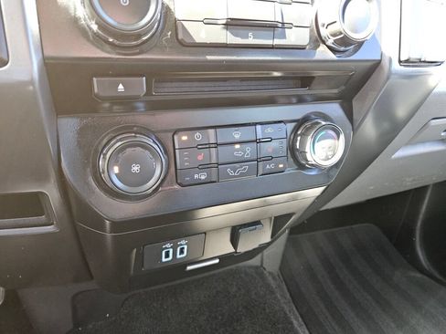Used 2018 Ford F150 XLT w/ Equipment Group 302A Luxury AWD/4WD image 27