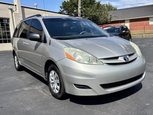 Used 2006 Toyota Sienna LE image 2