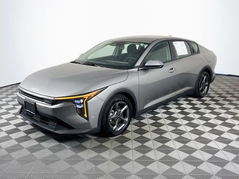 Used 2025 Kia K4 FWD image 4