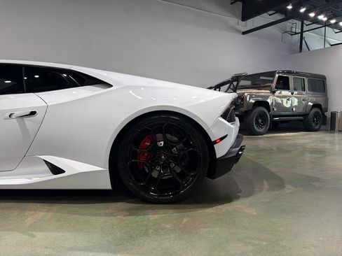 Used 2018 Lamborghini Huracan LP 580-2 RWD image 5