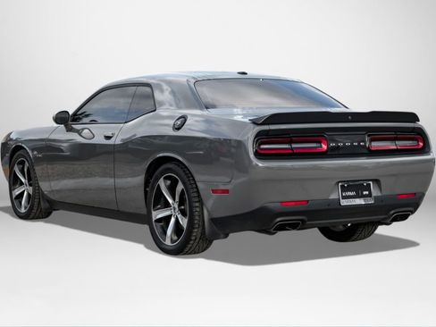 Used 2018 Dodge Challenger R/T image 8