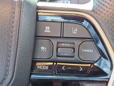 Used 2023 Toyota Tundra Limited AWD/4WD image 29