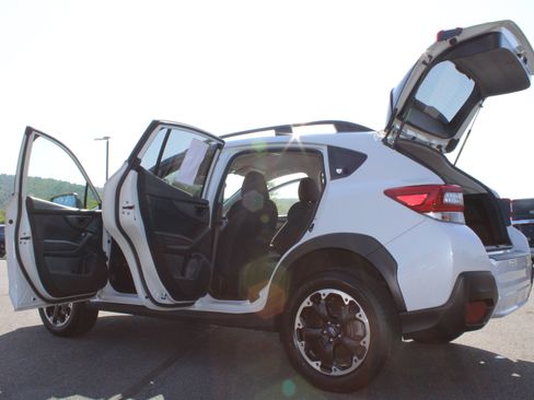 Used 2023 Subaru Crosstrek 2.0i Premium AWD/4WD image 14