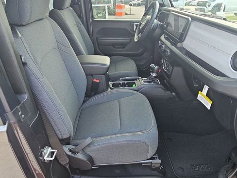 Used 2025 Jeep Wrangler Sport image 28