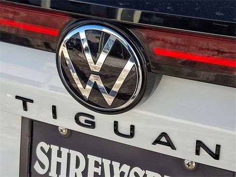 New 2026 Volkswagen Tiguan SE R-Line image 12