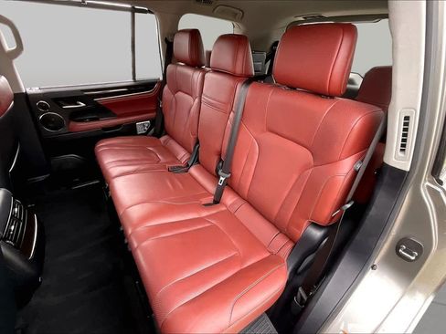Used 2019 Lexus LX 570 4WD w/ Luxury Package image 18