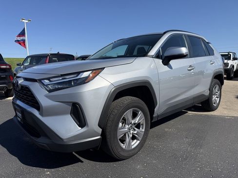 Used 2024 Toyota RAV4 XLE image 6