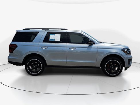 Used 2023 Ford Expedition Limited AWD/4WD image 3
