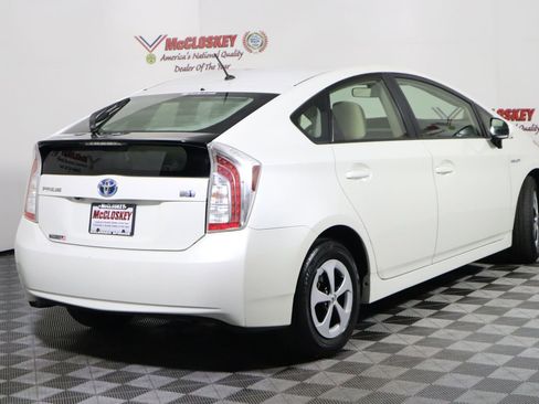 Used 2015 Toyota Prius Four image 9