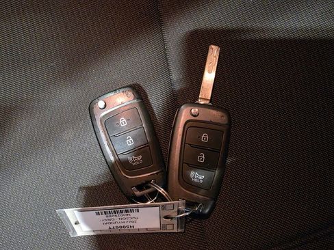 Used 2022 Hyundai Tucson SE image 10