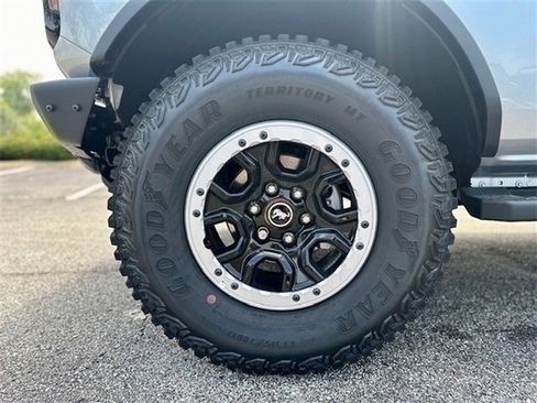 New 2024 Ford Bronco Outer Banks w/ Sasquatch Package image 4