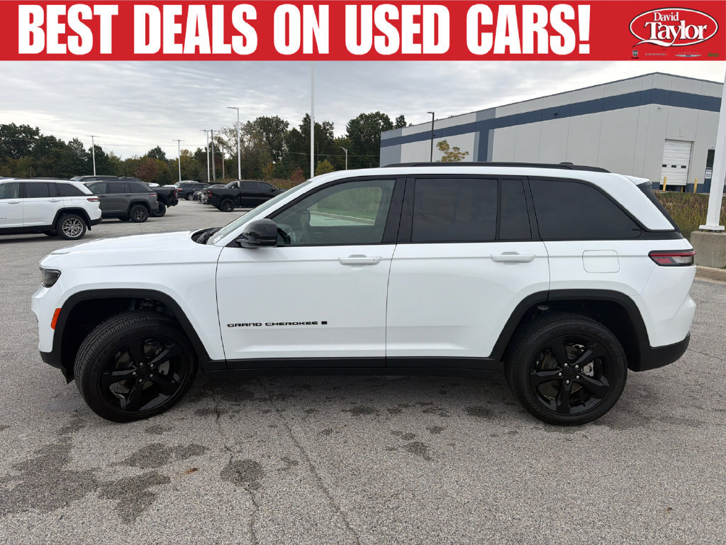 Used 2025 Jeep Grand Cherokee Altitude w/ Trailer Tow Package AWD/4WD image 7